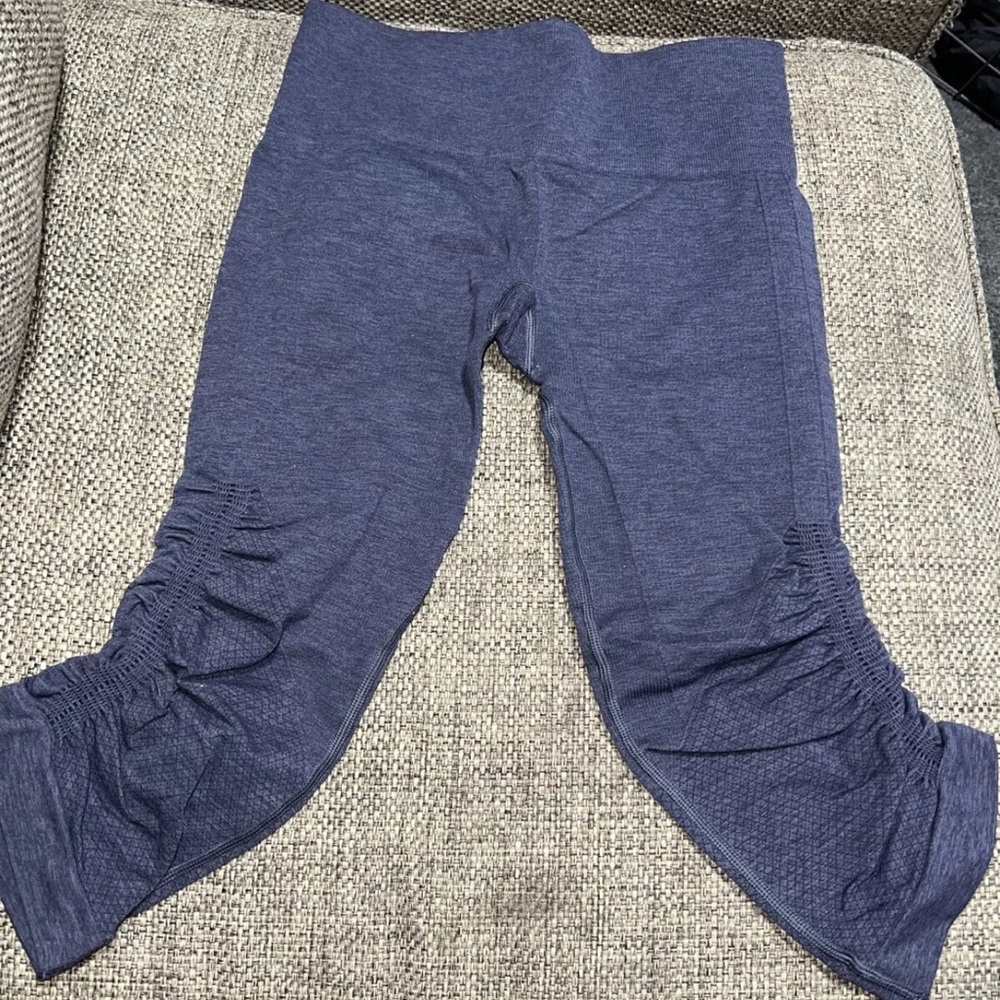 Lululemon Ebb & Flow Crops Ruched Leggings Size 4 Heathered Navy?